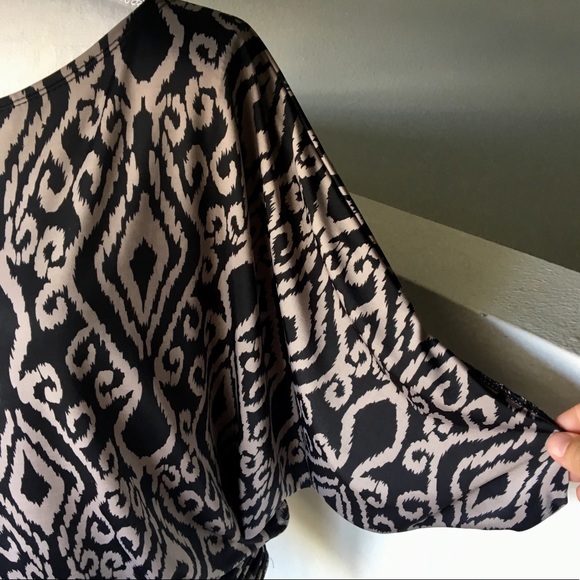 Blouse with cinch waist - Picture 3 of 5